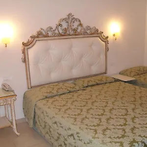 Residenza Due Torri Check In Presso Vicolo Cattani 7 Pensión Bolonia